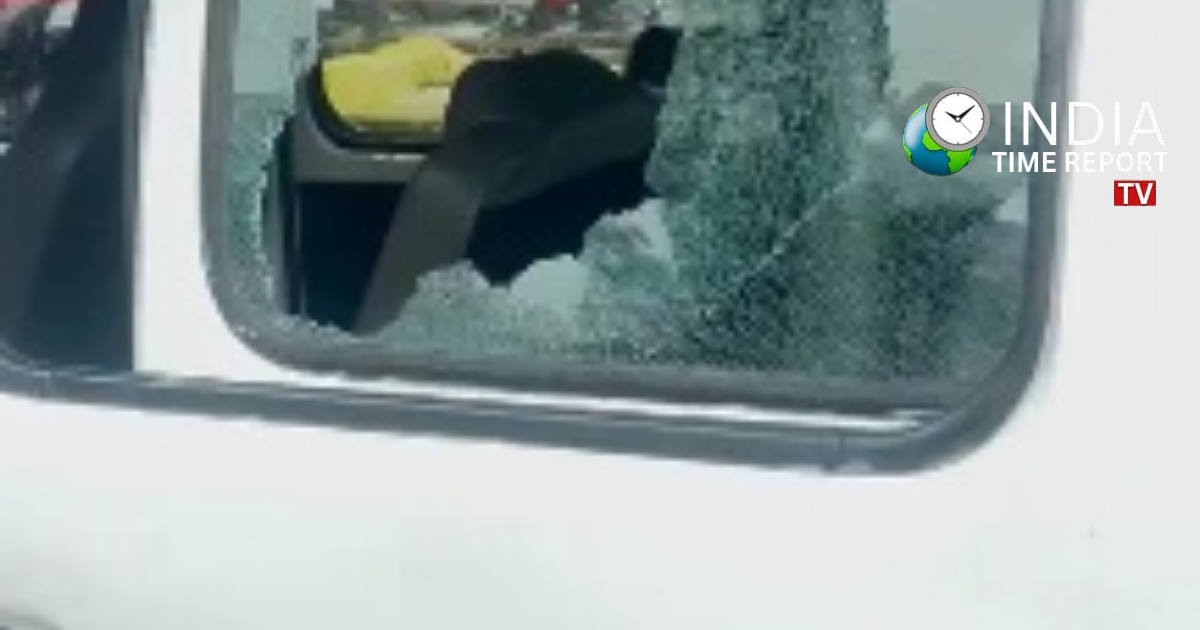 Viral video related to school van stone pelting incident in Lucknow.